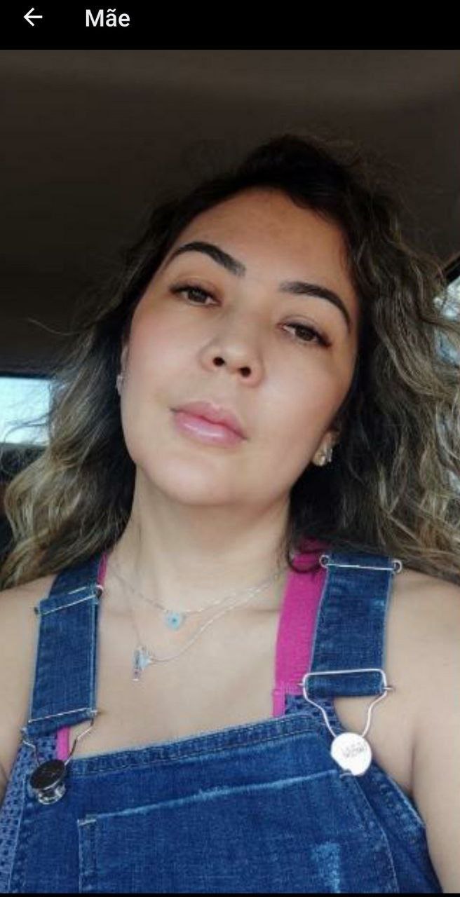 FOTOS – Mamãe peituda caiu na net em fotos amadoras pelada