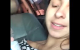 Leonardo se acabando com a novinha no carro