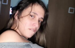 BOTEI NO CUZINHO DA PUTINHA MAS ELA QUERIA NA BUCETA